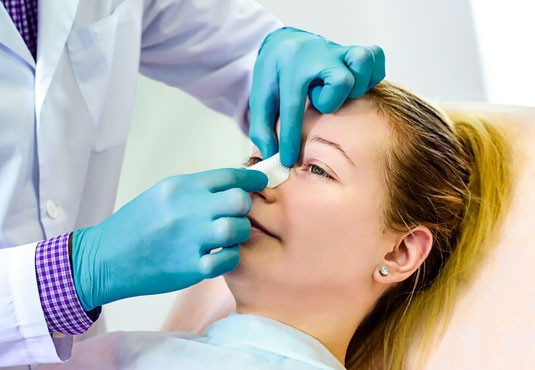 kapali-burun-ameliyati-mi-acik-mi-burun-ameliyati-mi-45 — 5 Gründe, warum Deutsche Patienten Non-Surgical Rhinoplasty in Istanbul wählen 2026