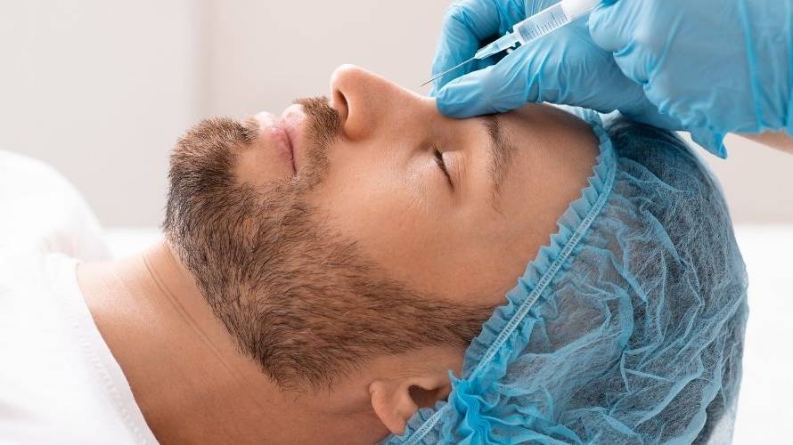 Schwellung nach Revisionsnasen-OP 2026 Erfahren Sie alles über die Nasenspitze, Narben & das Settling. Experten-Guide unserer Klinik in Istanbul.